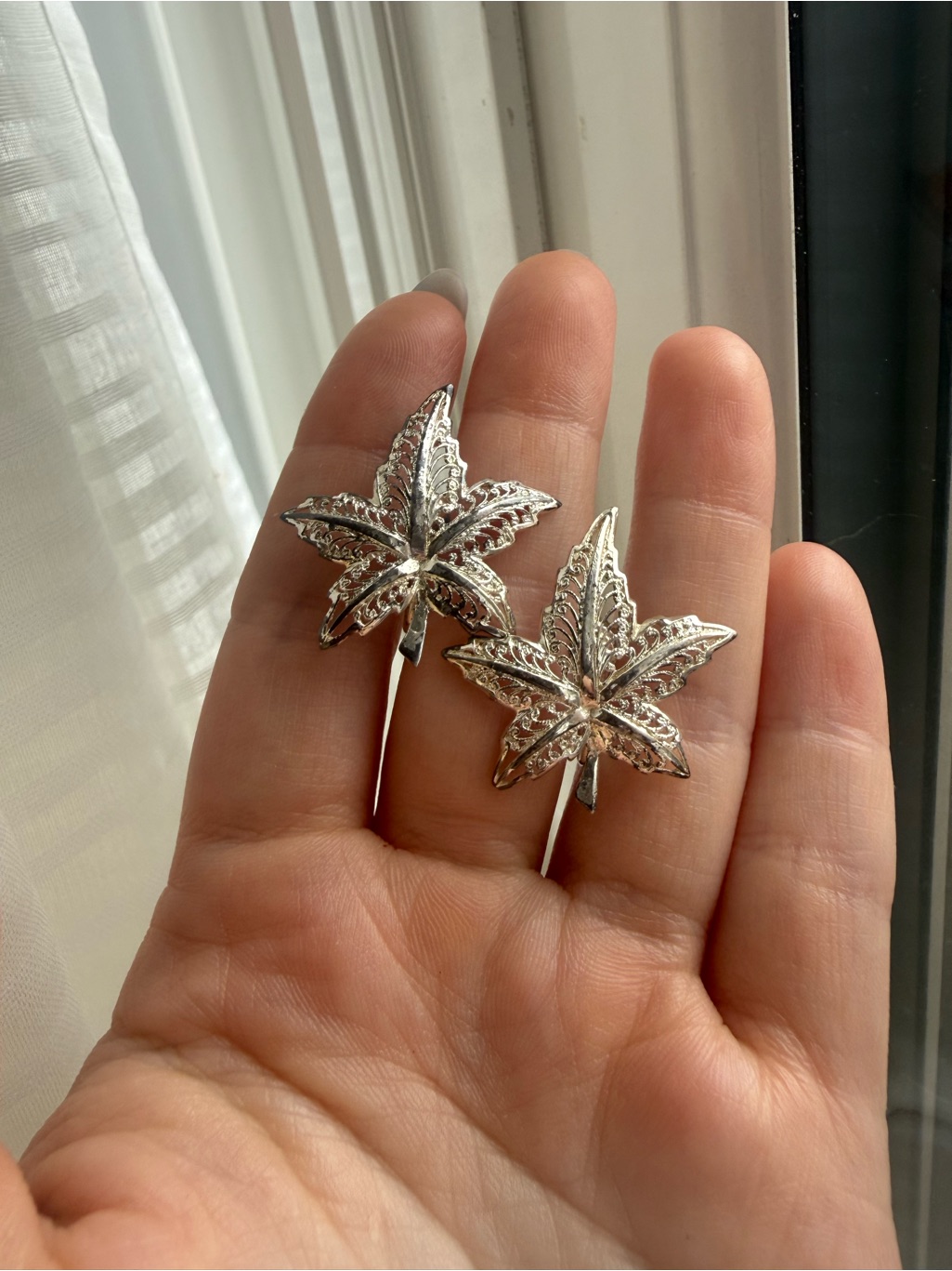 Vintage Rare Birks Signed Sterling Filigree Maple Leaf Screw Back Earrings